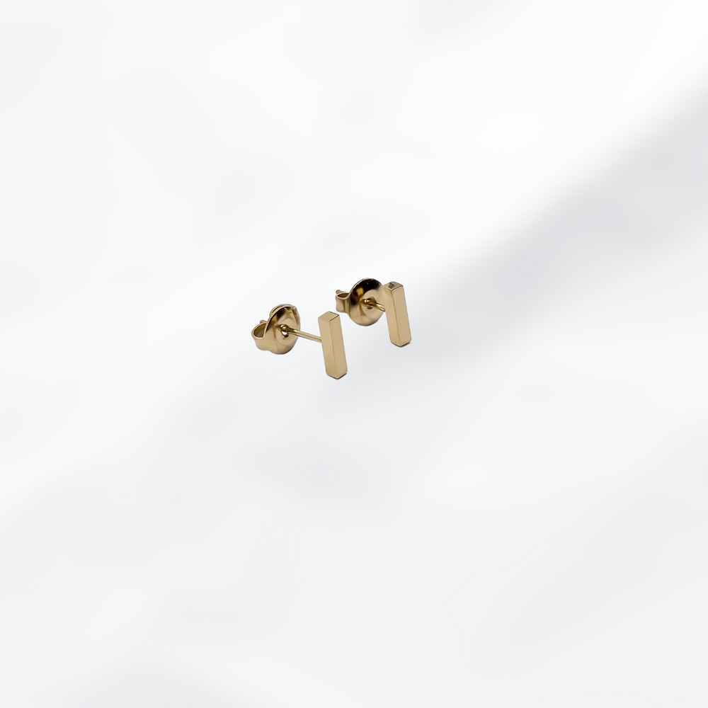 Donna Geometric Minimalist Stud Earrings